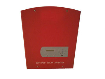 De rojo solar del inversor de la rejilla con el transformador aislado